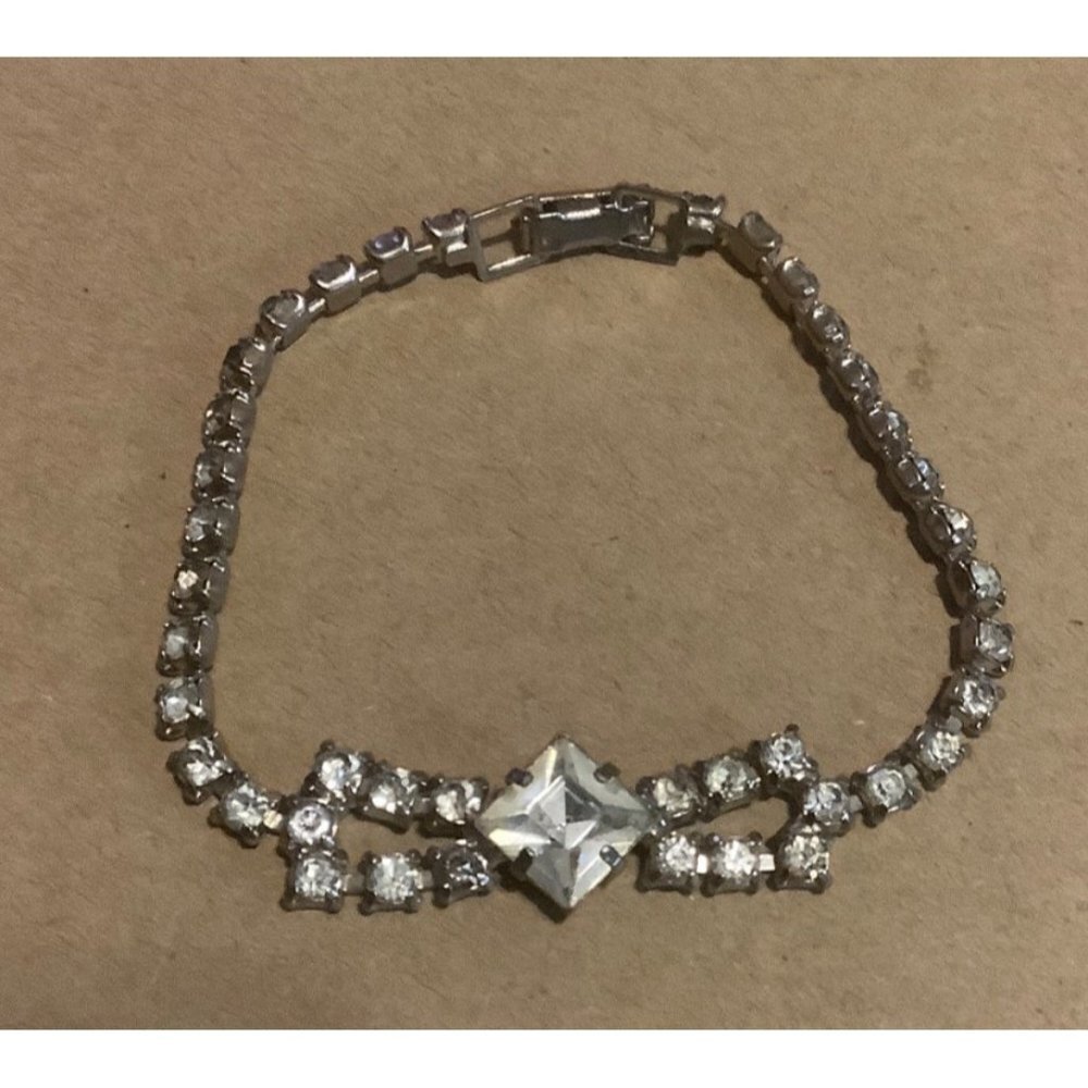 Vintage 1950s‎  Silver Tone Rhinestone Cup Chain Bow Bracelet Dainty Rare